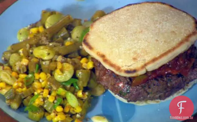 Kentucky Burgoo Burgers e Southern Succotash