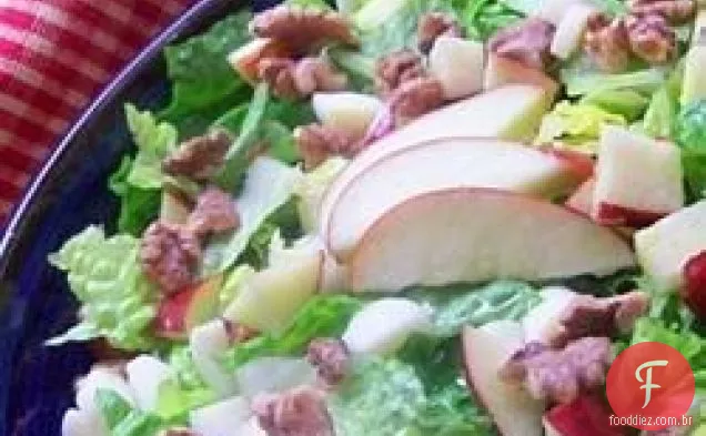 Salada de maçã, Brie e noz