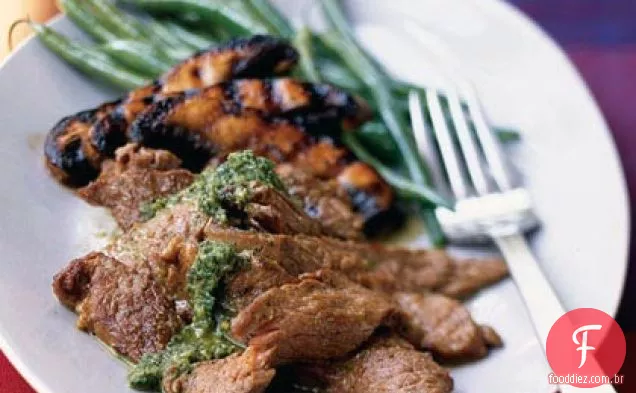 Bife grelhado vietnamita com Portobellos e hortelã-coentro Mojo