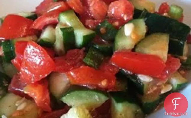 Salada Italiana De Tomate E Pepino