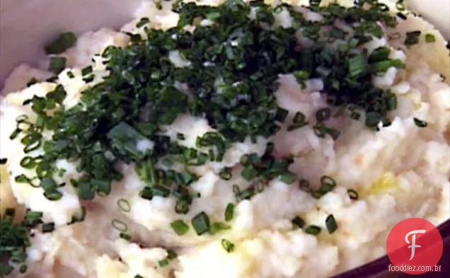 Raiz de aipo e purê de batata com rábano