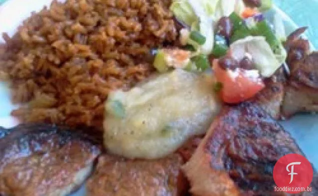Costeletas de porco grelhadas Mesquite com Salsa de maçã
