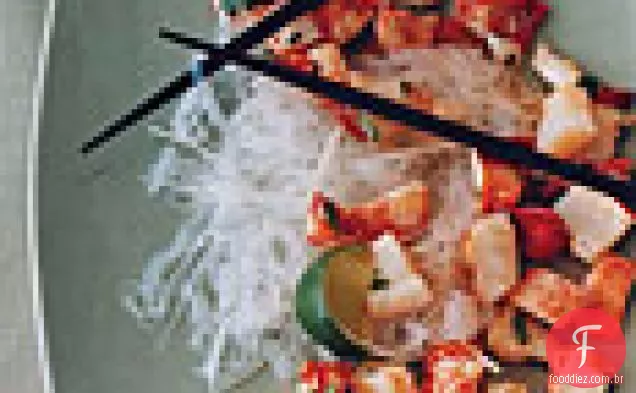 Salada de lagosta com macarrão de vidro e Jícama