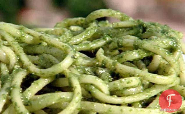 Pesto com Linguini