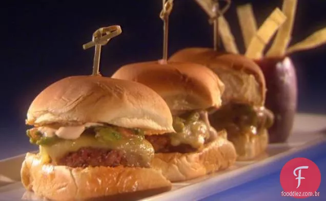 Great American Southwest Sliders com pera espinhosa e salsa de abacate grelhado