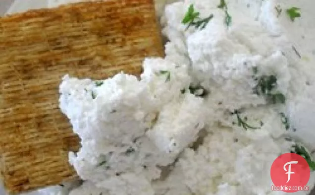 Queijo de cabra com alho e manjericão