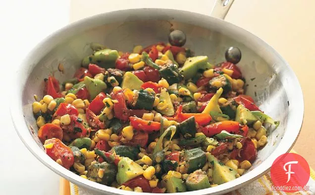 Refogue O Milho Fresco Com Tomate, Abóbora E Quiabo Frito