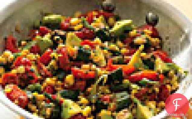 Refogue o milho fresco com tomate, abóbora e quiabo frito