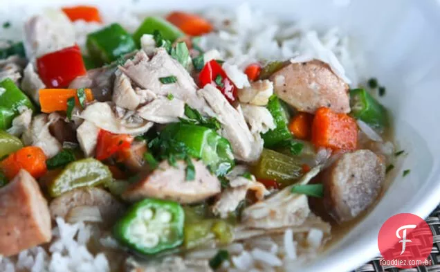 Turquia Gumbo (com sobras de ação de Graças Turquia)