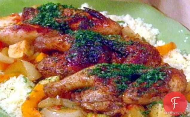 Galinhas da Cornualha assadas ao estilo marroquino com legumes