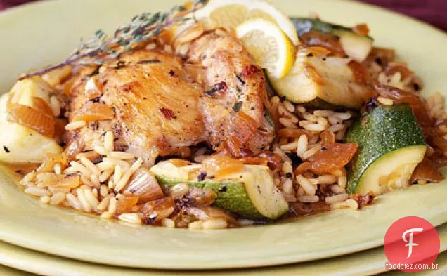 Frango e arroz com cebola caramelizada