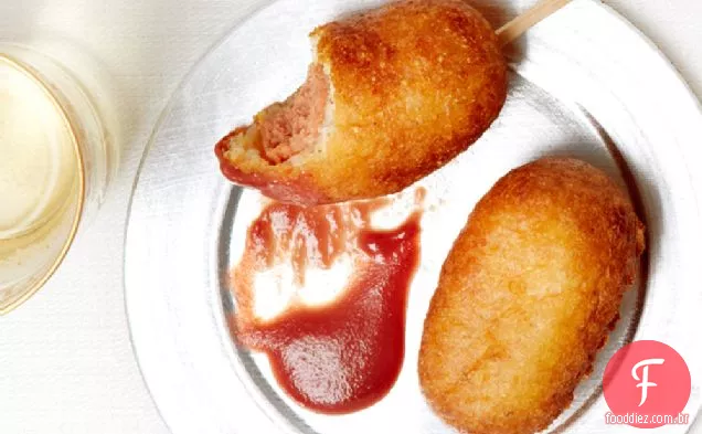 Mini cães de milho com mostarda de Cranberry
