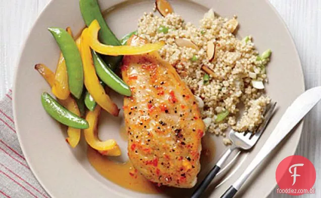 Frango envidraçado com quinoa de amêndoa