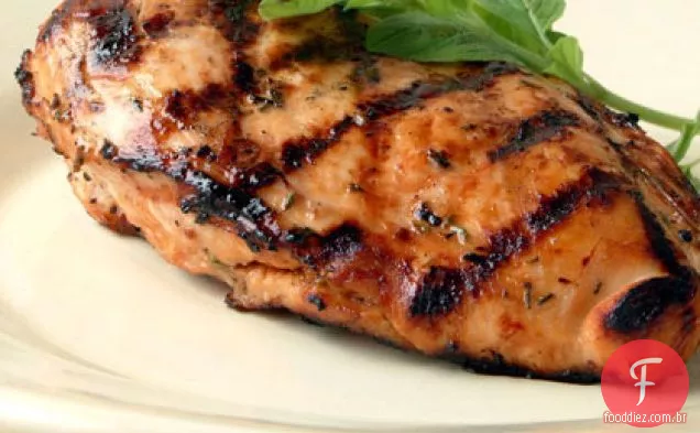 Lager e frango grelhado com limão