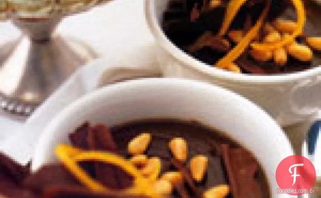 Pudim de chocolate expresso com pinhões: Sanguinaccio