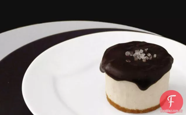 Cheesecake de amendoim salgado sem assar