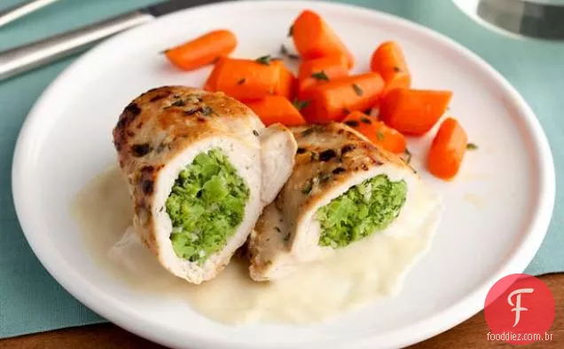 Divã de frango recheado com molho Sherry Dijon