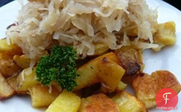Knoephla, batatas e chucrute