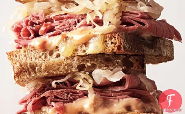 Sanduíches Reuben