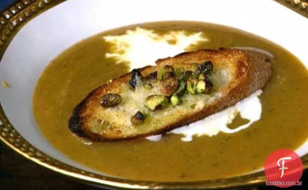 Pistache Parmesão Crostini