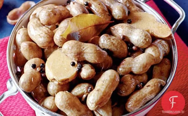 Amendoins Cozidos Com Especiarias Quentes