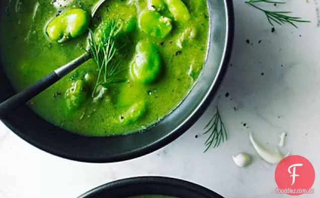 Alho-poró, alface e sopa de Fava