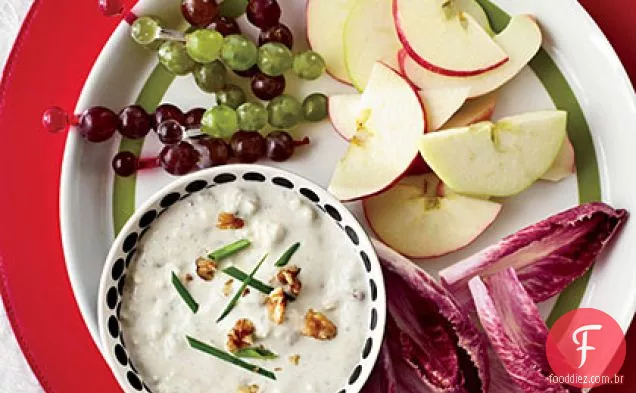 Molho de queijo e noz azul com Crudités Waldorf