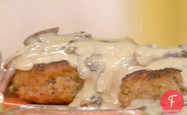 Carne de vitela e sálvia com molho de Gorgonzola e batatas esmagadas com Prosciutto e queijo