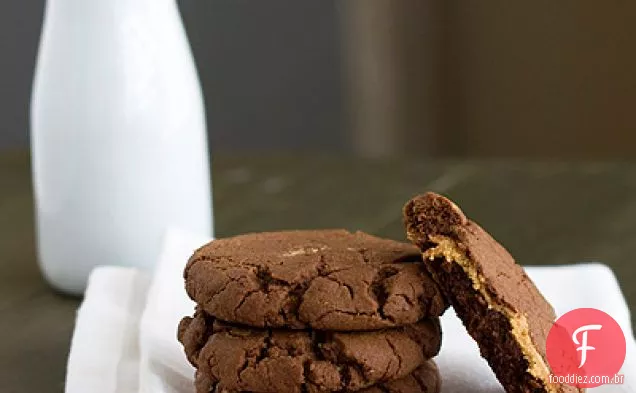 Biscoitos De Chocolate Recheados Com Manteiga De Amendoim
