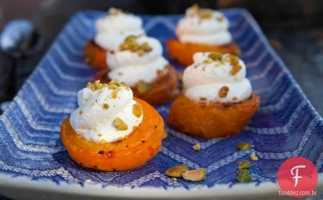 Damascos assados com Mascarpone e pistache