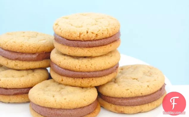 Biscoitos Sanduíche De Manteiga De Amendoim Com Recheio De Chocolate Ao Leite