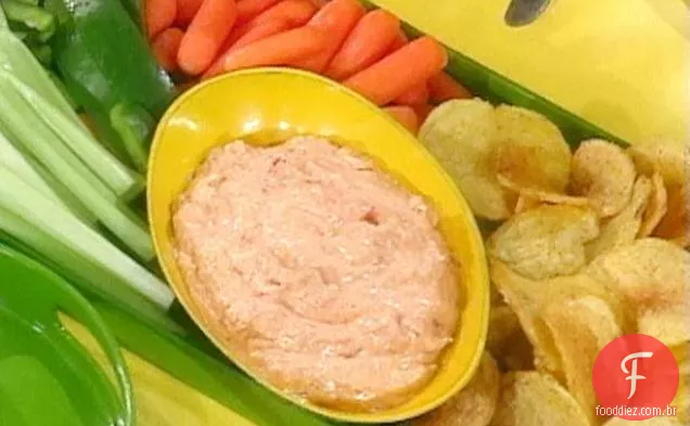 Batatas fritas e Vegetais Com Molho De Tomate Seco ao sol