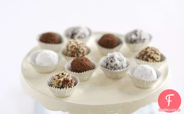 Trufas De Chocolate E Manteiga De Amendoim