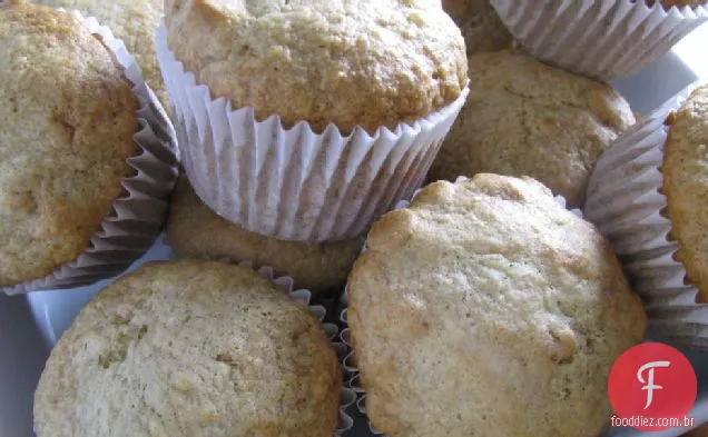 Muffins De Pão De Banana Com Manteiga De Amendoim