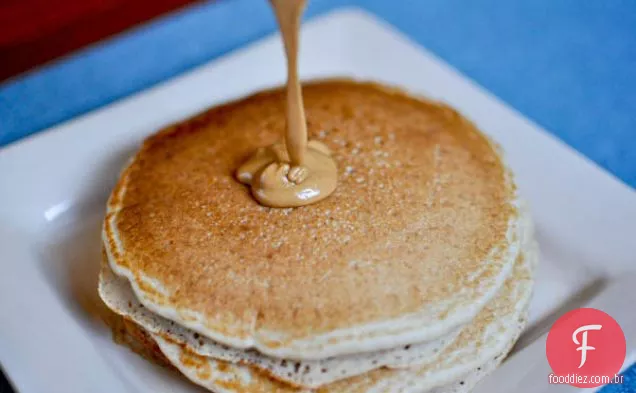 Panquecas De Manteiga De Amendoim Com Cobertura De Geléia