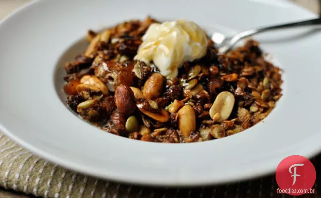Manteiga De Amendoim E Granola De Mel