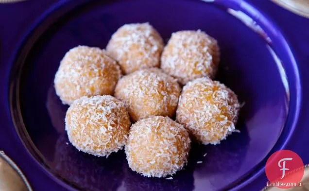 Trufas De Mel Com Manteiga De Amendoim