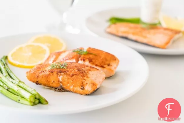 Salmão, abacate e Bacon com maionese de pimenta
