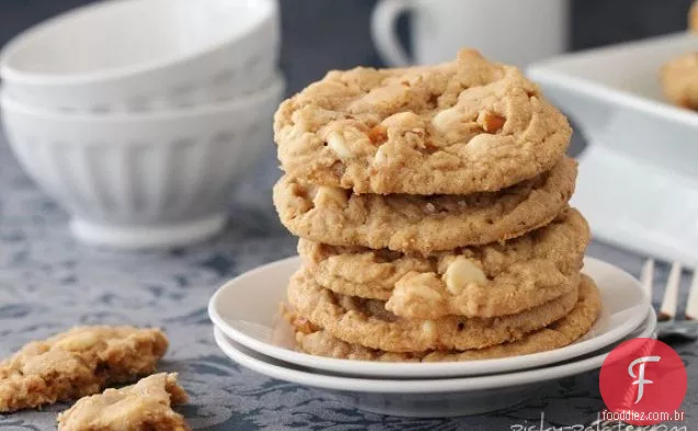Chocolate branco duplo e biscoitos de Manteiga De Amendoim Pretzel ... com S