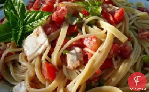 Fettuccini com manjericão e Brie