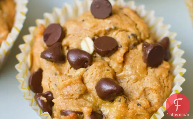 Muffins Da Microplaqueta Do Chocolate Da Manteiga De Amendoim