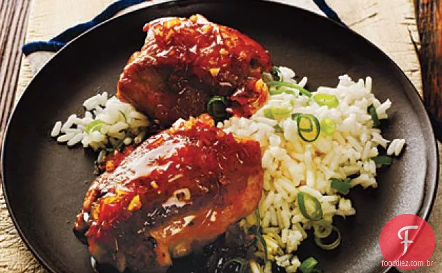 Coxas de frango com gengibre e soja com arroz de Cebolinha