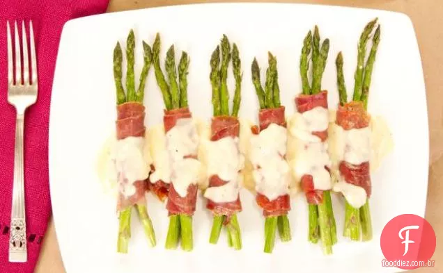 Espargos embrulhados em Prosciutto com Beurre Blanc