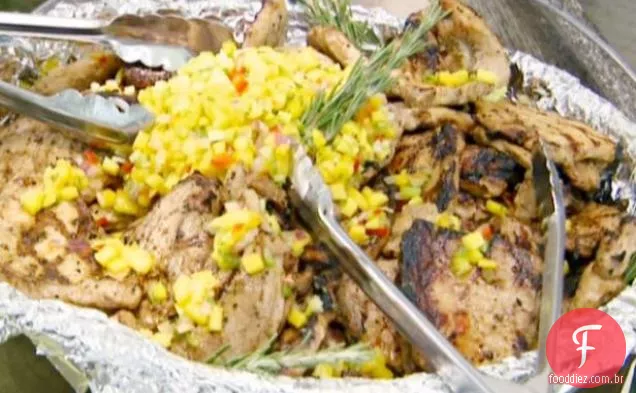 Leão de porco grelhado com alho marinada de alecrim