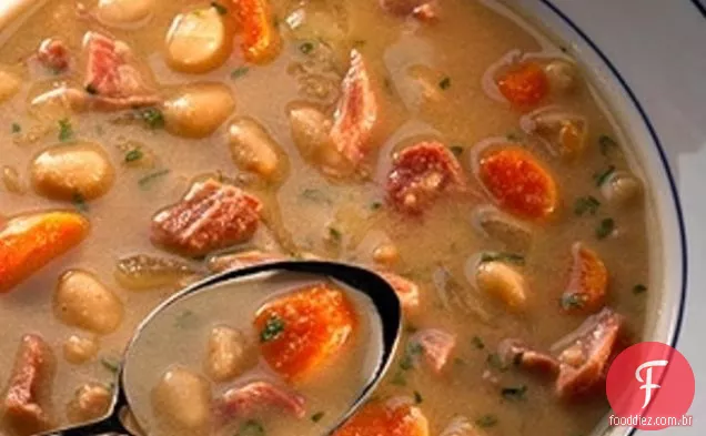 Sopa Saborosa De Feijão De Amendoim