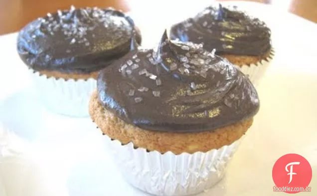 Cupcakes De Manteiga De Amendoim De Banana Com Creme De Manteiga De Chocolate Escuro