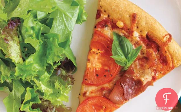 Pizza com Prosciutto, tomate e queijo parmesão