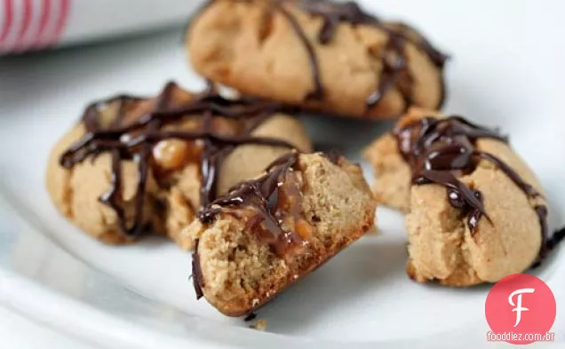 Biscoitos De Manteiga De Amendoim Com Caramelo De Amendoim