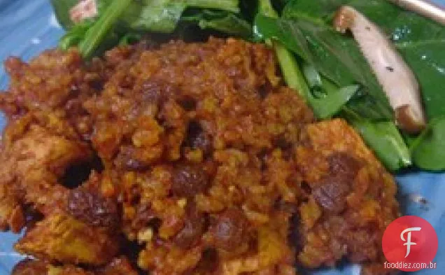 Caçarola de frango e arroz integral com curry