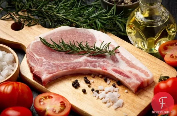 Carne de porco, chucrute e bolinhos